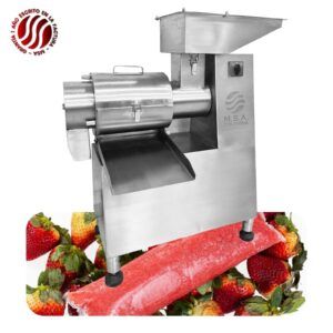 Corta fresas con máquina industrial de MSA Colombia para procesamiento de fruta.
